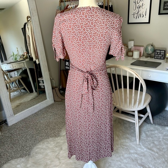 • Express • Button Front Tie-Sleeve Midi Dress - Picture 7 of 10